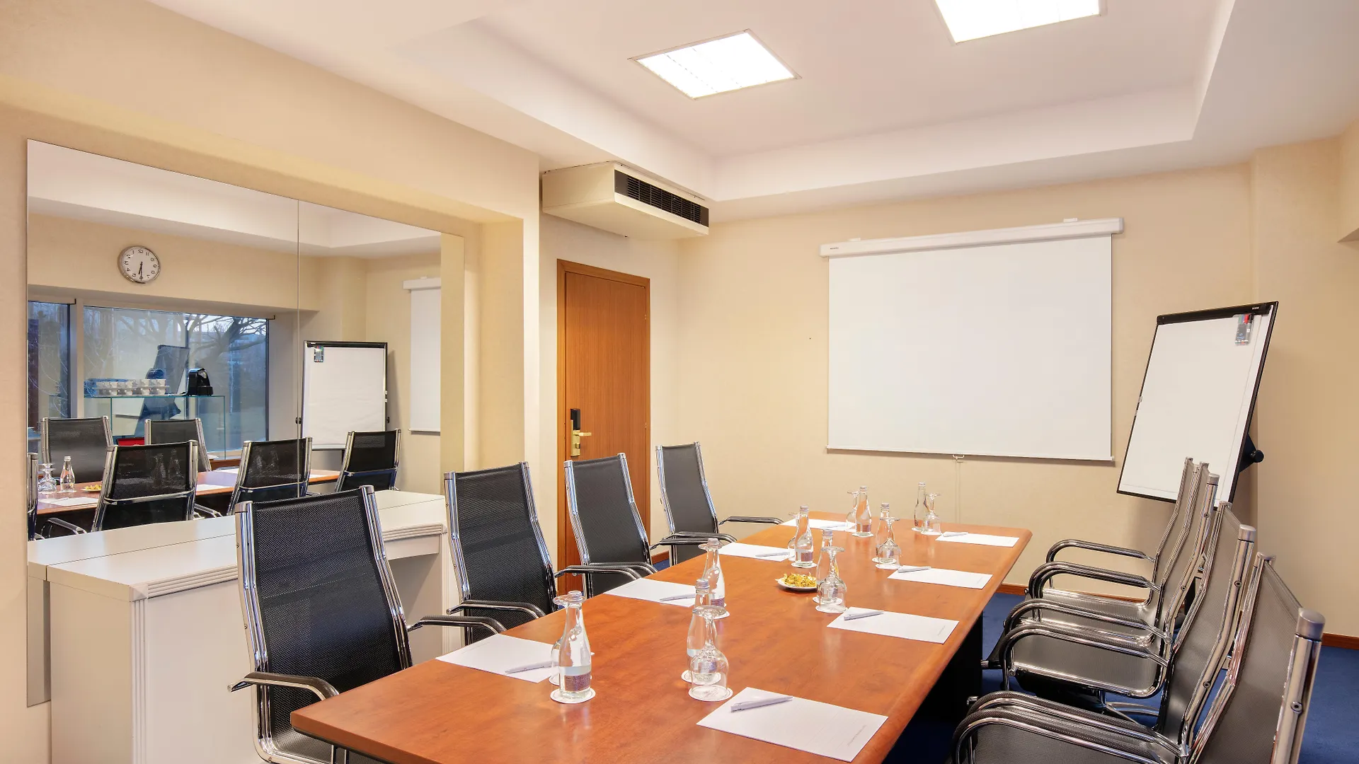 Crowne Plaza Bucharest By Ihg Hotel